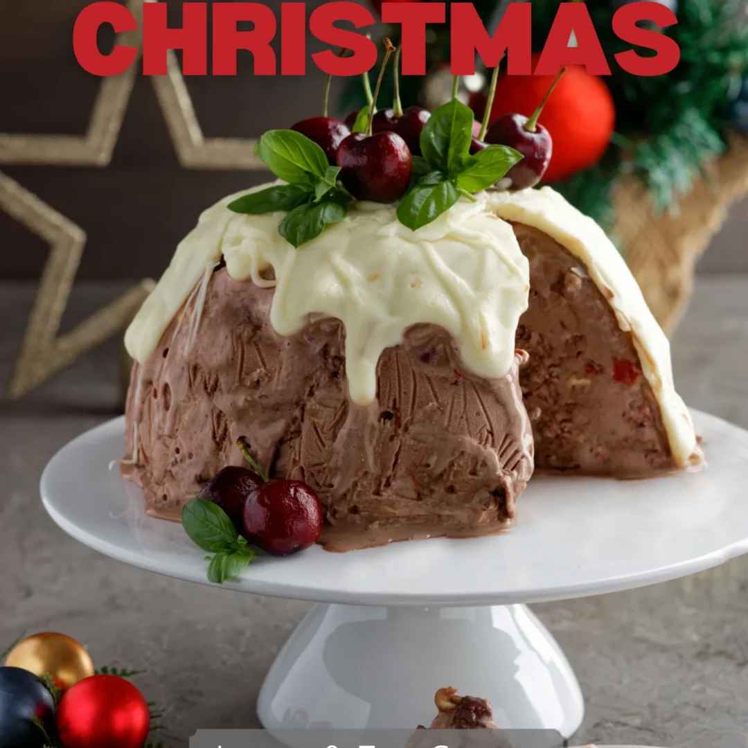 Cover page of 'A very molly Christmas' eBook. Cover has a ice-cream cake in the shape of a Christmas pudding